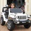 jeep wrangler rubicon elektromos gyerek kisautó kétszemélyes gumi kerékkel és bőrüléssel