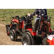 Kép 8/16 - 12 voltos elektromos germek traktor markololapattal utanfutoval zöld színben