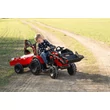 Kép 14/14 - 12 voltos elektromos germek traktor markololapattal utanfutoval piros színben