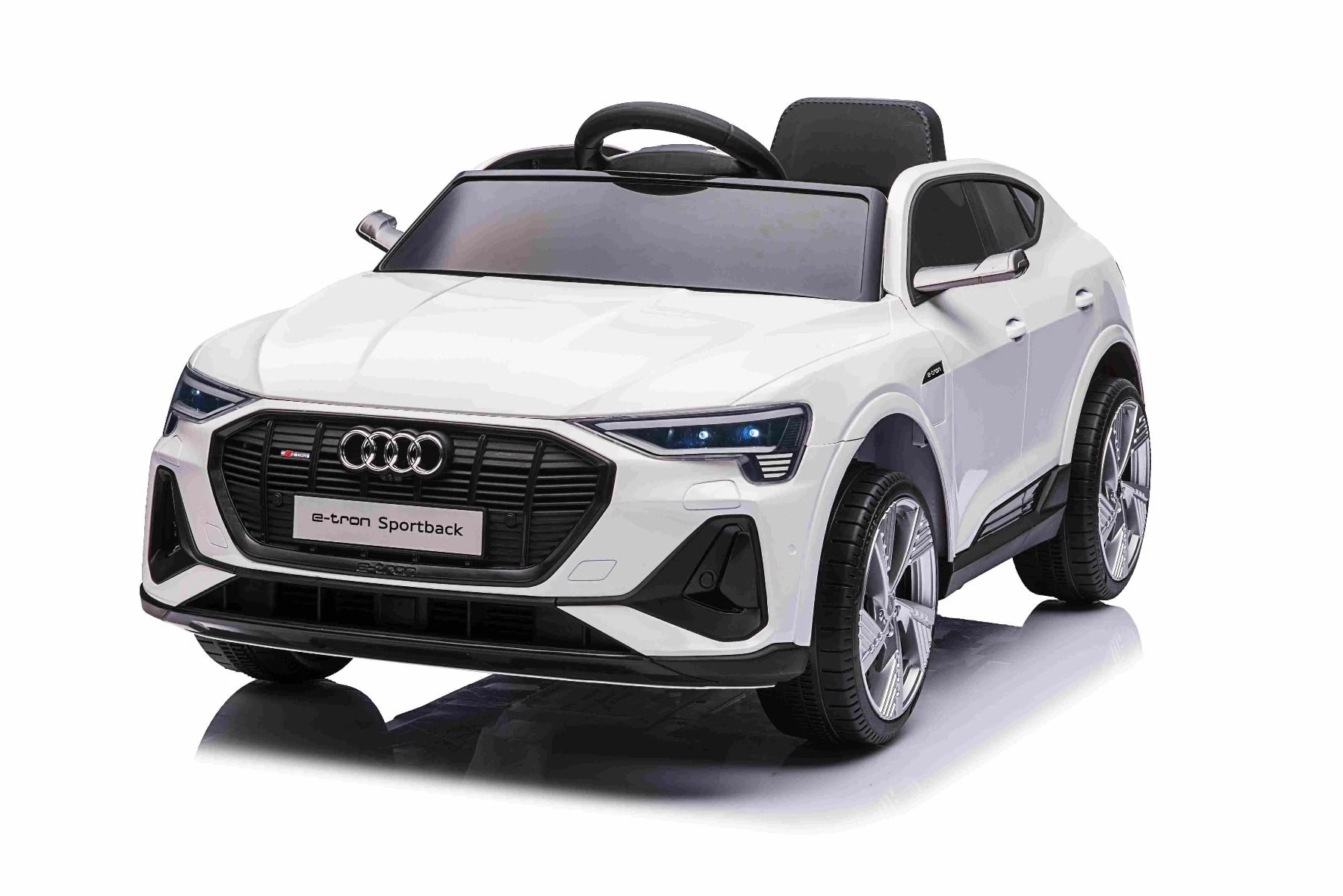 AUDI E-tron elektromos kisautó Li-akku fehér 2.4 eredeti AUDI licenc